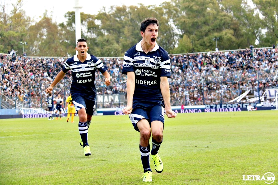 NACHO LE PUSO LA FIRMA